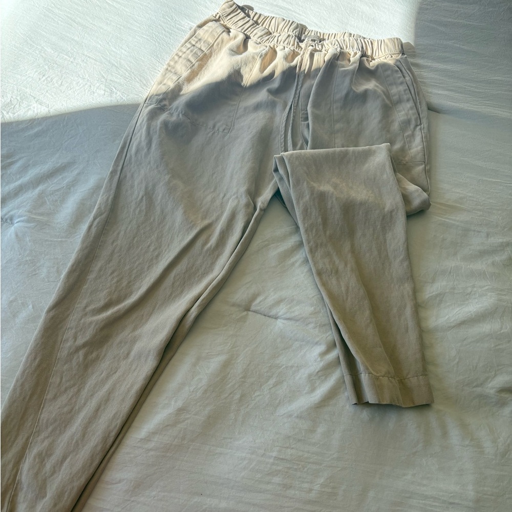 Women’s tan linen pants